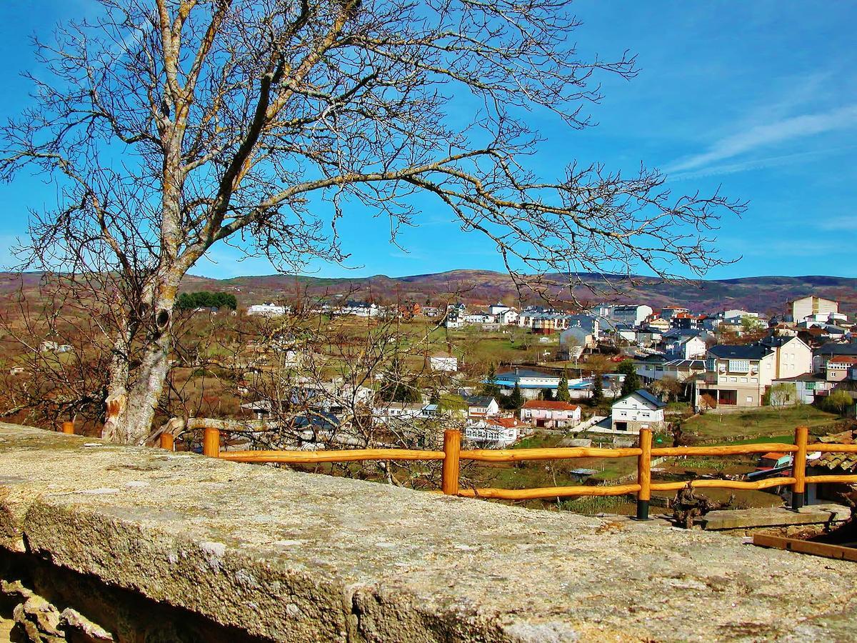 Hotel Mirador Da Ribeira Viana do Bolo Esterno foto