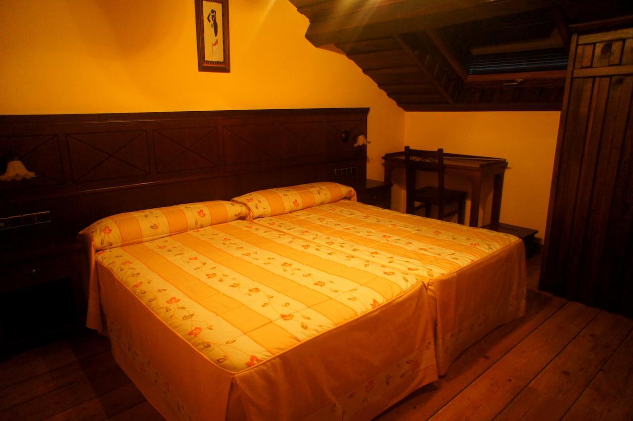 Hotel Mirador Da Ribeira Viana do Bolo Esterno foto
